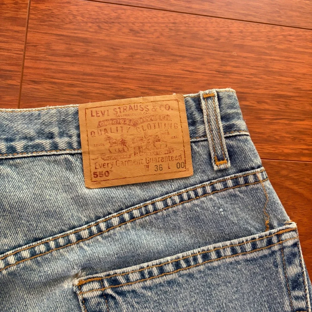 Levis Mens 550 Baggy Denim Shorts Size 36 Light Wash Vintage Blue Jean Jorts